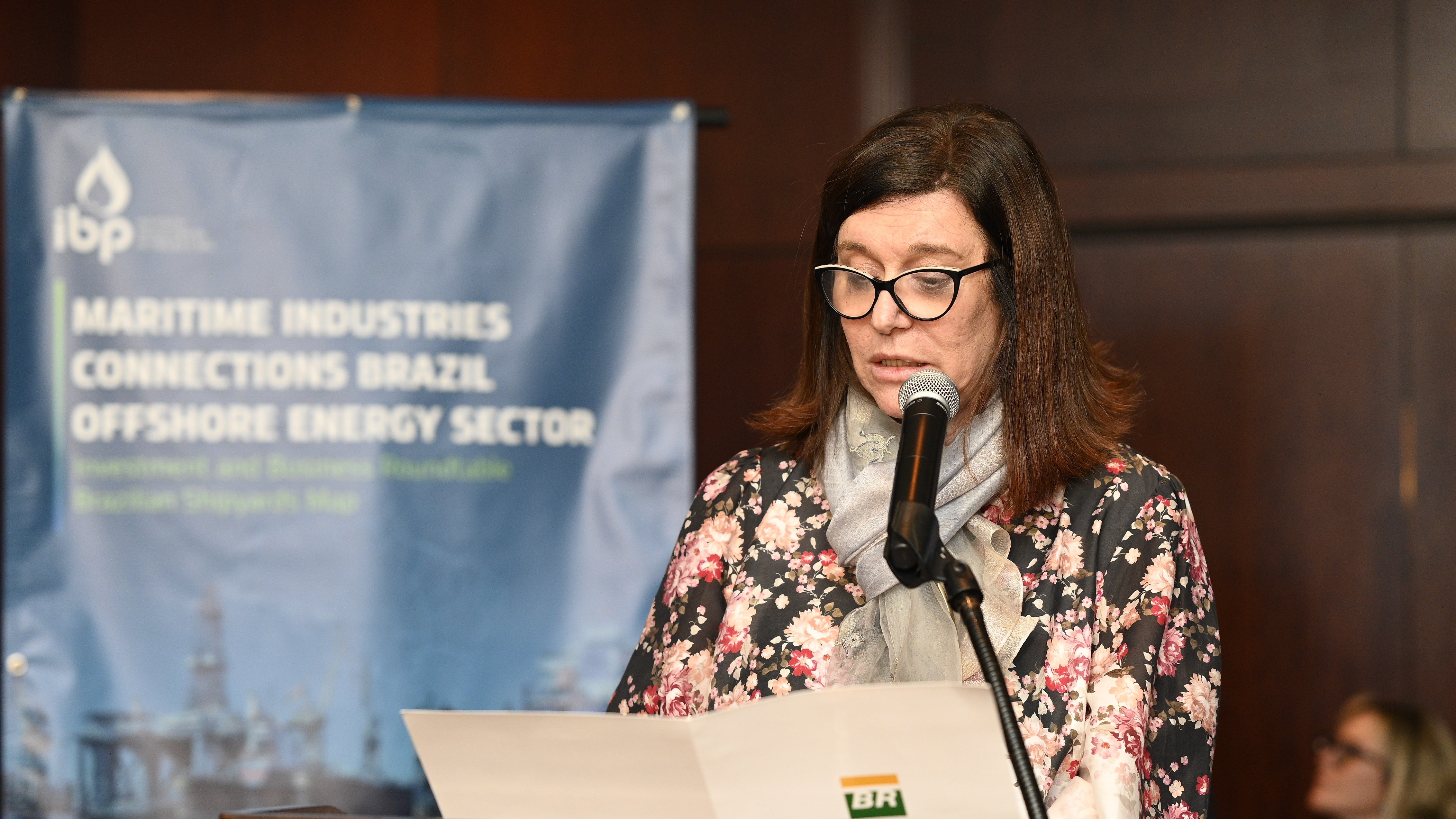 A presidente Magda Chambriard durante encontro com fornecedores brasileiros e investidores internacionais, em Houston (EUA)